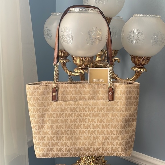 Brand New Michael Kors Beige Camel Medium Chain Tote Tassel Bag Zippered Purse - Picture 5 of 14